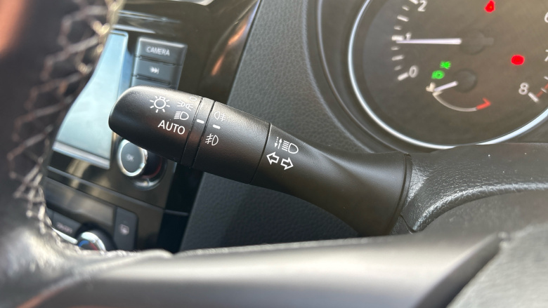 Nissan Qashqai 1.3 DiG-T Acenta Premium 5dr Petrol Hatchback